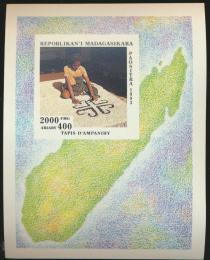 Poštová známka Madagaskar 1994 Výroba kobercù Mi# Block 255