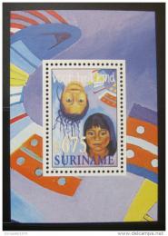 Poštová známka Surinam 1997 Péèe o dítì Mi# Block 71