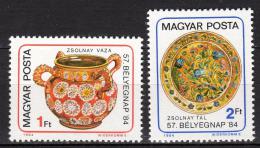 Poštové známky Maïarsko 1984 Den známek, porcelán Mi# 3694-95