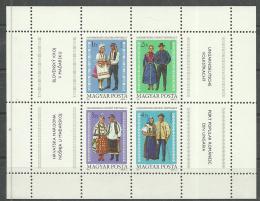 Poštové známky Maïarsko 1981 ¼udové kroje Mi# Block 152
