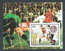 Poštová známka Fudžajra 1973 MS ve futbale neperf. Mi# Block 142 B Kat 8.50€