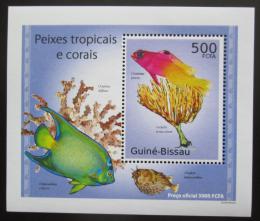 Potov znmka Guinea-Bissau 2010 Tropick ryby a korly DELUXE Mi# 5075 Block - zvi obrzok