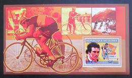 Poštová známka Guinea 2006 Cyklistika, Bernard Hinault DELUXE Mi# 4468 Block