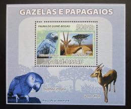 Poštová známka Guinea-Bissau 2008 Papagáje a gazely DELUXE Mi# 3809 Block