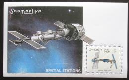 Poštovní známka Somálsko 2002 Vesmírné stanice Mi# Block 92 Kat 14€