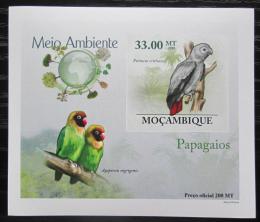 Potov znmka Mozambik 2010 Papagje DELUXE neperf. Mi# 3510 B Block