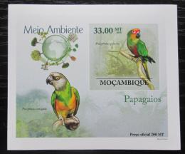 Potov znmka Mozambik 2010 Papagje DELUXE neperf. Mi# 3511 B Block - zvi obrzok