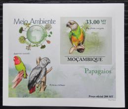 Potov znmka Mozambik 2010 Papagje DELUXE neperf. Mi# 3512 B Block - zvi obrzok