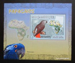 Potov znmka Mozambik 2007 Papagje Deluxe Mi# 3024 Block - zvi obrzok