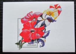 Poštová známka Guyana 1997 Petúnie Mi# Block 528