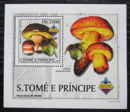 Poštová známka Svätý Tomáš 2003 Huby a vèely DELUXE Mi# 2002 Block