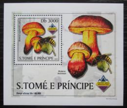 Poštová známka Svätý Tomáš 2003 Huby a vèely DELUXE Mi# 2003 Block