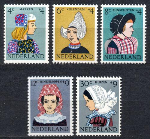 Poštové známky Holandsko 1960 ¼udové kroje Mi# 755-59 Kat 15€