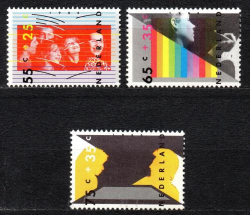 Poštové známky Holandsko 1986 Dìti a kultura Mi# 1307-09