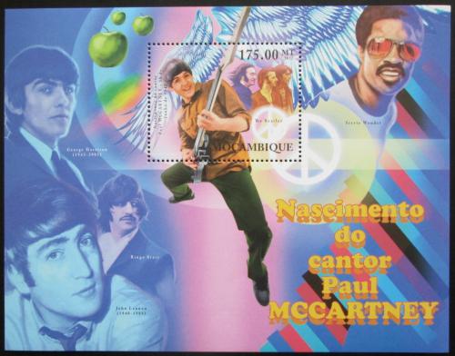 Poštová známka Mozambik 2012 Paul McCartney, The Beatles Mi# Block 605 Kat 10€