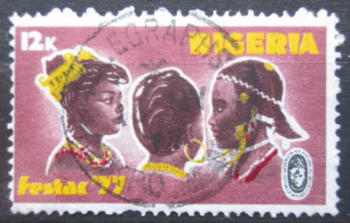 Poštová známka Nigéria 1977 Úèesy afrických žen Mi# 325
