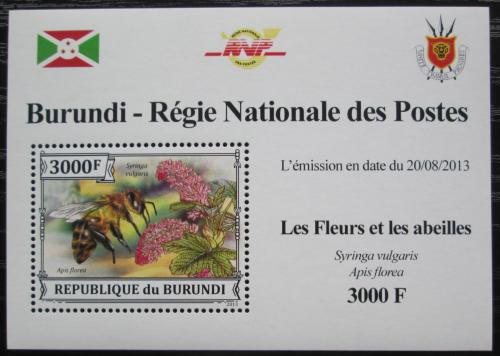 Potov znmka Burundi 2013 Vely a kvety DELUXE Mi# 3291 Block
