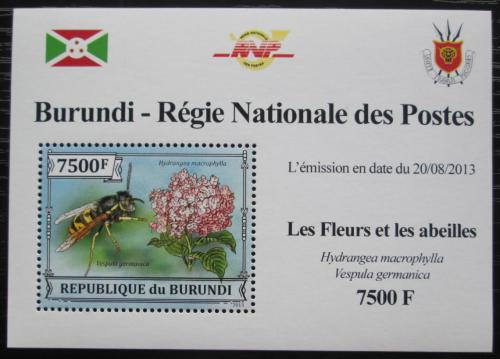 Potov znmka Burundi 2013 Vely a kvety DELUXE Mi# 3292 Block