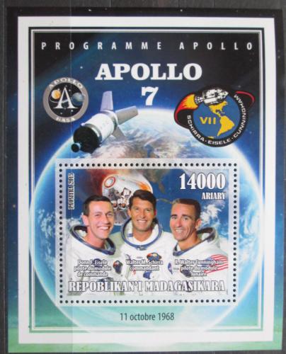 Poštová známka Madagaskar 2015 Apollo 7, prieskum Mesiaca Mi# N/N