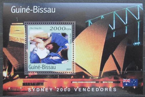 Poštová známka Guinea-Bissau 2001 LOH Sydney, judo Mi# Block 309 Kat 8.50€ 