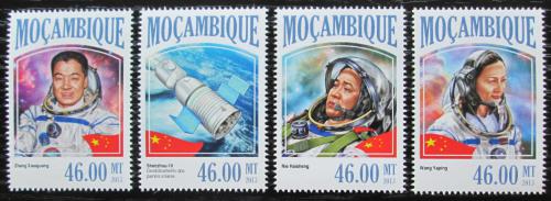 Poštové známky Mozambik 2013 Vesmírný projekt Shenzhou 10 Mi# 6927-30 Kat 11€