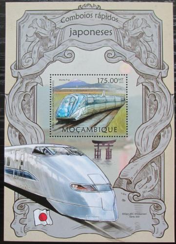 Poštová známka Mozambik 2013 Moderní lokomotívy Mi# Block 717 Kat 10€