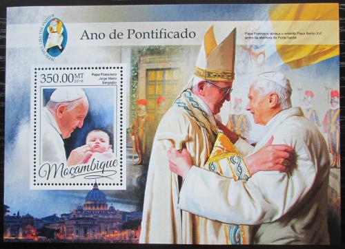 Poštová známka Mozambik 2016 Papež František Mi# Block 1182 Kat 20€