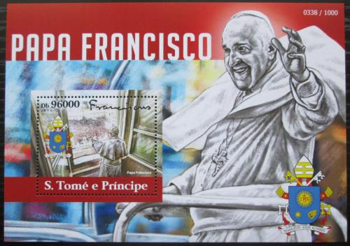 Poštová známka Svätý Tomáš 2015 Papež František Mi# Block 1130 Kat 10€