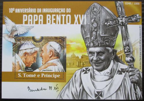 Poštová známka Svätý Tomáš 2015 Papež Benedikt XVI. Mi# Block 1106 Kat 10€