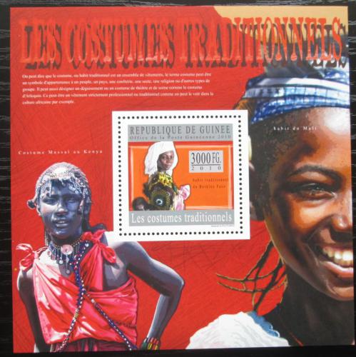Poštová známka Guinea 2010 Africké tradièní kostýmy Mi# Block 1802 Kat 10€