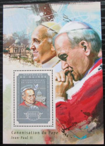 Poštová známka Guinea 2014 Papež Jan Pavel II. Mi# Block 2464 Kat 16€