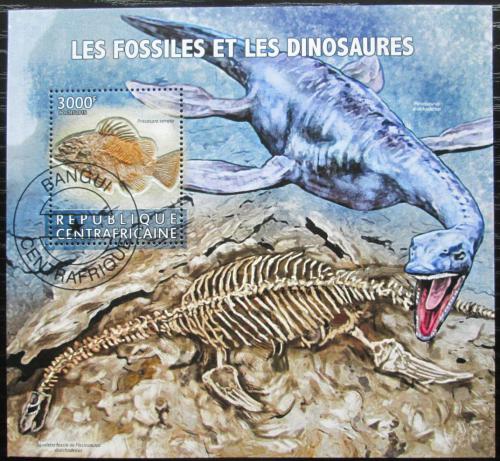 Poštová známka SAR 2015 Dinosaury a fosílie Mi# Block 1401 Kat 14€
