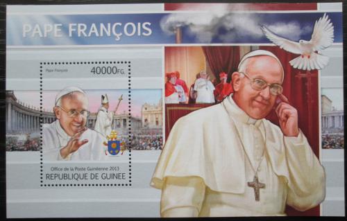 Poštová známka Guinea 2013 Papež František Mi# Block 2217 Kat 16€