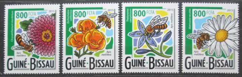 Poštové známky Guinea-Bissau 2015 Vèely a kvety Mi# 7915-18 Kat 13€