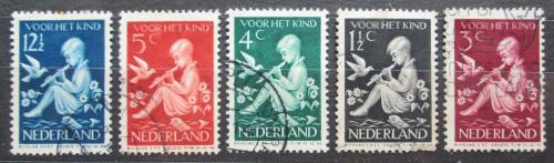 Poštové známky Holandsko 1938 Chlapec s flétnou Mi# 322-26