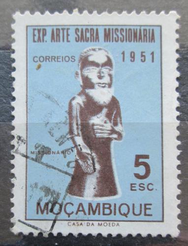 Poštová známka Mozambik 1953 Socha misionáøe Mi# 416
