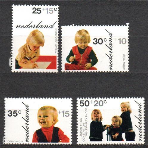 Poštové známky Holandsko 1972 Princové a princezny Mi# 1001-04
