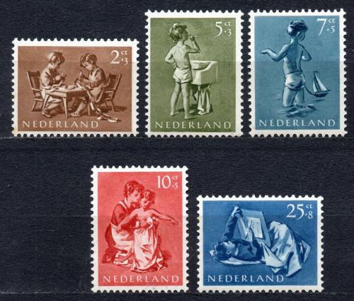 Poštové známky Holandsko 1954 Dìti Mi# 649-53 Kat 12€