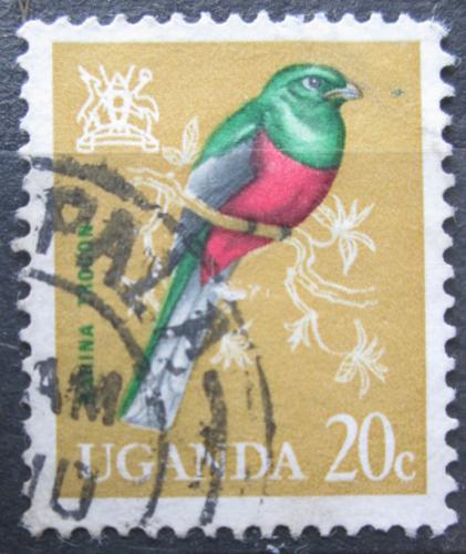 Poštová známka Uganda 1965 Trogon uzdièkový Mi# 90