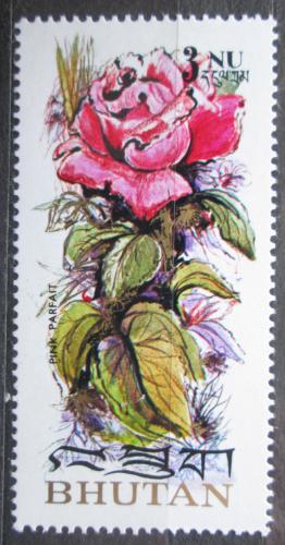 Poštová známka Bhútán 1973 Rùže Mi# 548
