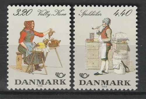 Poštové známky Dánsko 1989 Európa CEPT, lidové kroje Mi# 947-48