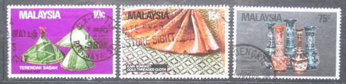 Poštové známky Malajsie 1982 Ruèní práce Mi# 248-50