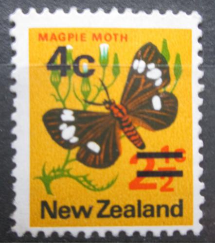 Poštová známka Nový Zéland 1971 Nyctemera annulata pretlaè Mi# 561
