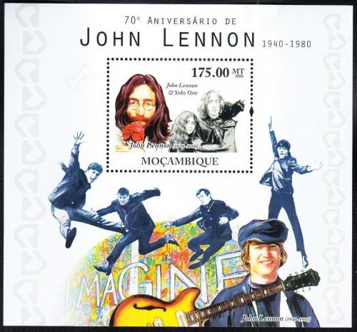 Poštová známka Mozambik 2010 The Beatles, John Lennon Mi# Block 395 Kat 10€