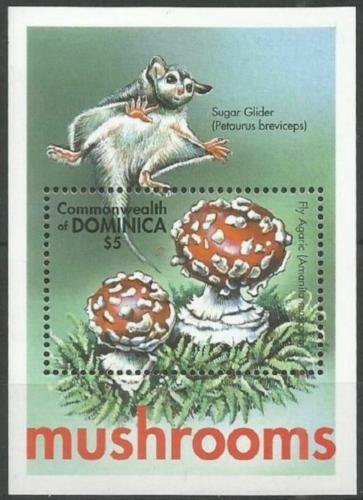 Poštová známka Dominika 2001 Huby Mi# Block 434