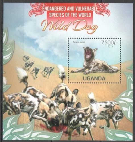 Poštová známka Uganda 2013 Pes hyenový Mi# Block 423 Kat 9€