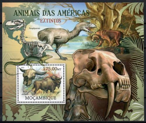 Poštová známka Mozambik 2012 Vyhynulá fauna Ameriky Mi# Block 633 Kat 10€