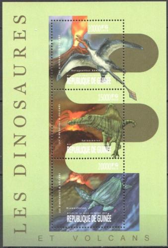 Poštové známky Guinea 2013 Dinosaury a sopky Mi# 9966-68 Kat 22€