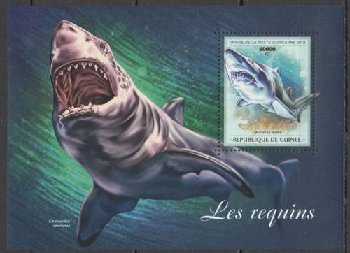 Poštová známka Guinea 2018 Žraloky Mi# Block 2938 Kat 20€
