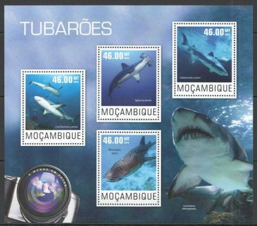 Poštové známky Mozambik 2014 Žraloky Mi# 7570-73 Kat 10€